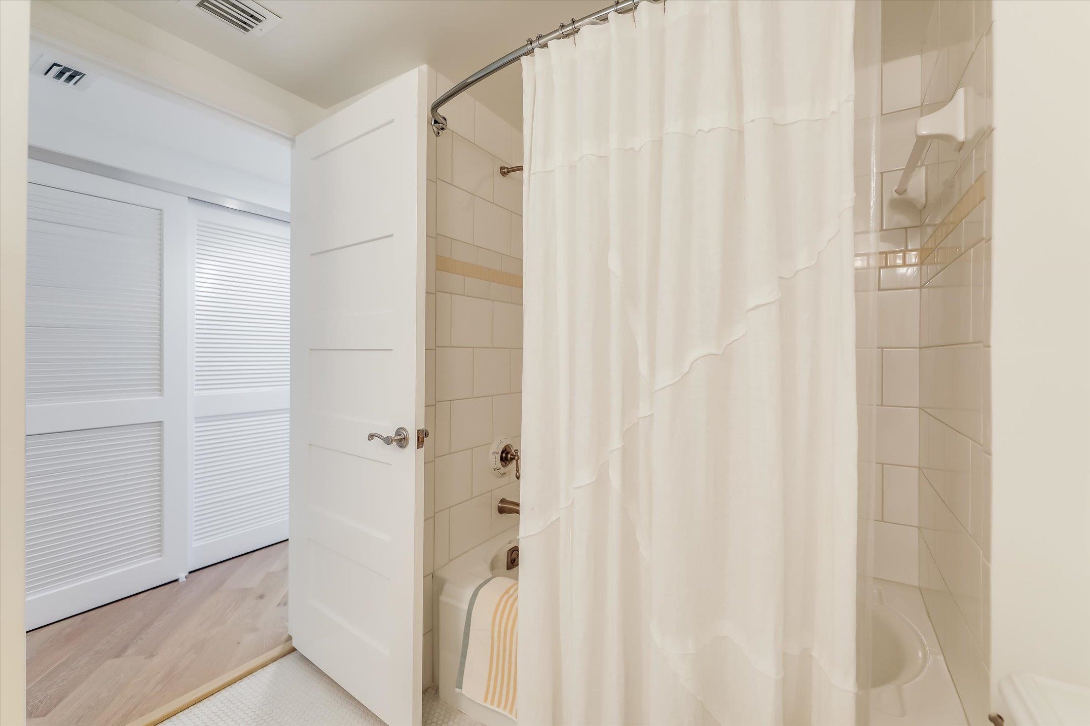 Captiva, Florida, 33924, United States, 3 Bedrooms Bedrooms, ,Residential,For Sale,2010589